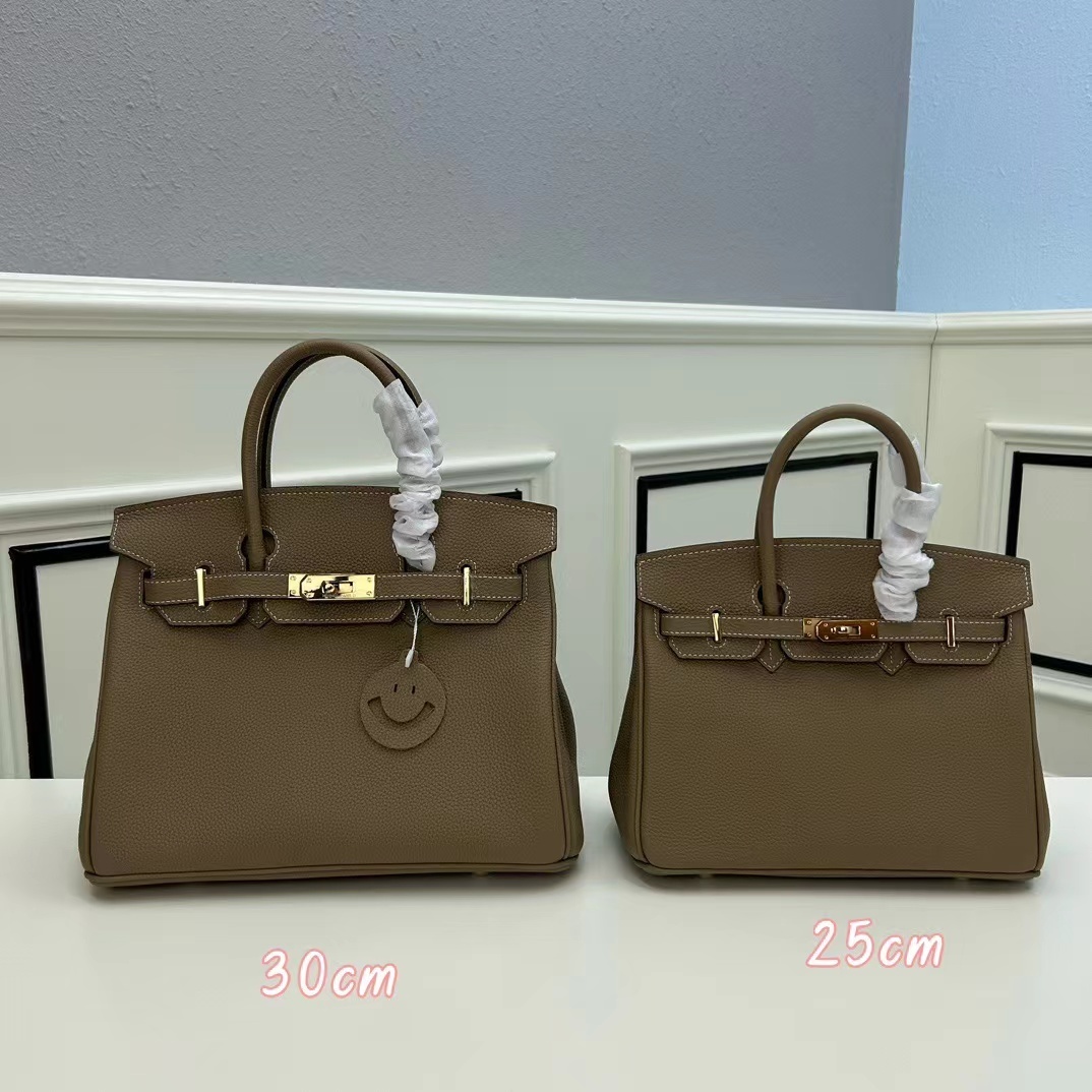 詳細な写真と価格については私に連絡してください。