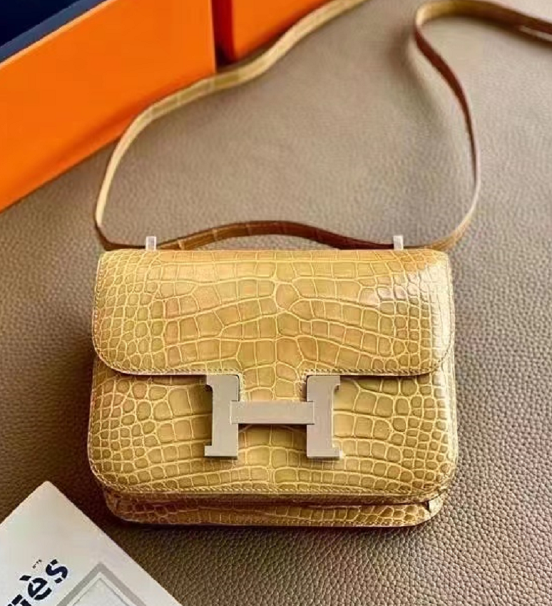 詳細な写真と価格については私に連絡してください