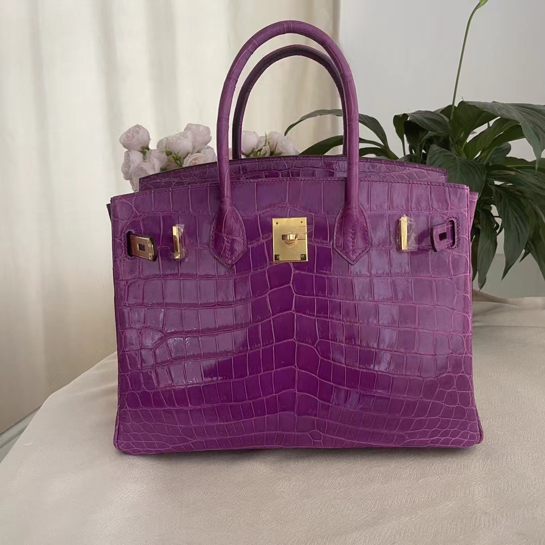 詳細な写真と価格については私に連絡してください。