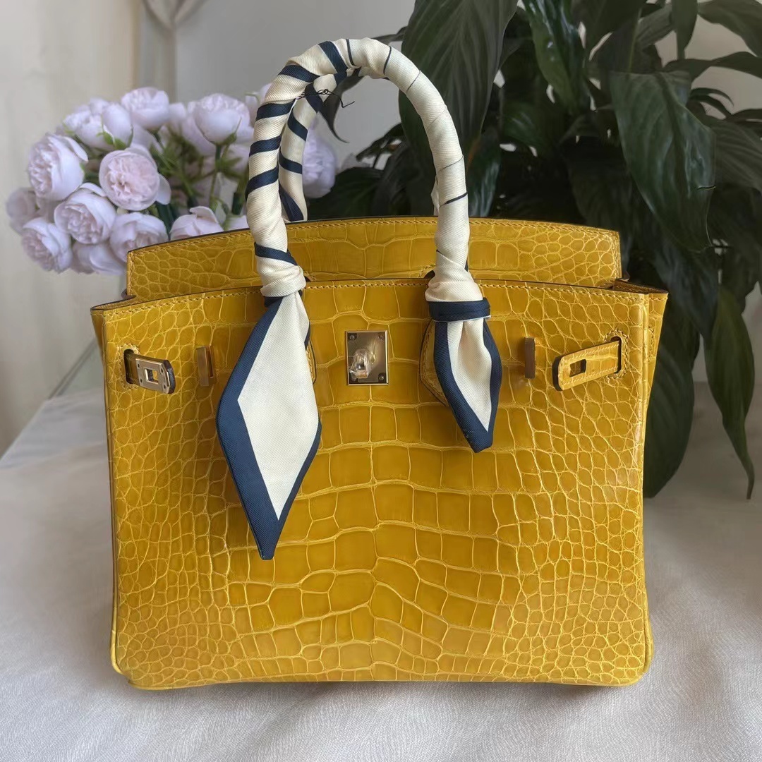 詳細な写真と価格については私に連絡してください。