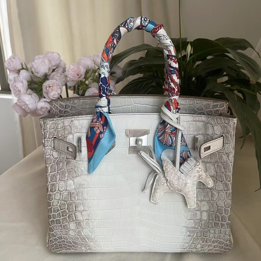 詳細な写真と価格については私に連絡してください。