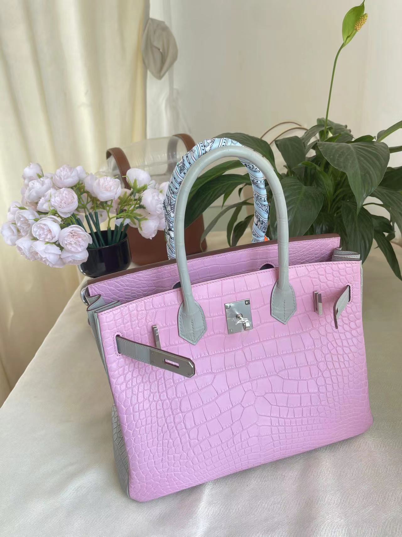 詳細な写真と価格については私に連絡してください。