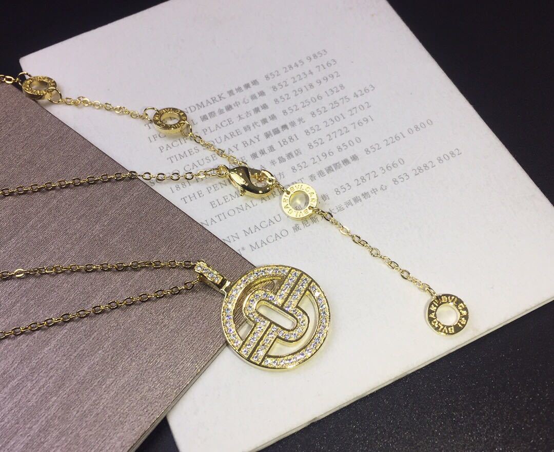 詳細な写真と価格については私に連絡してください。