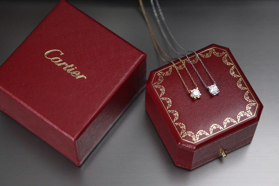 詳細な写真と価格については私に連絡してください。