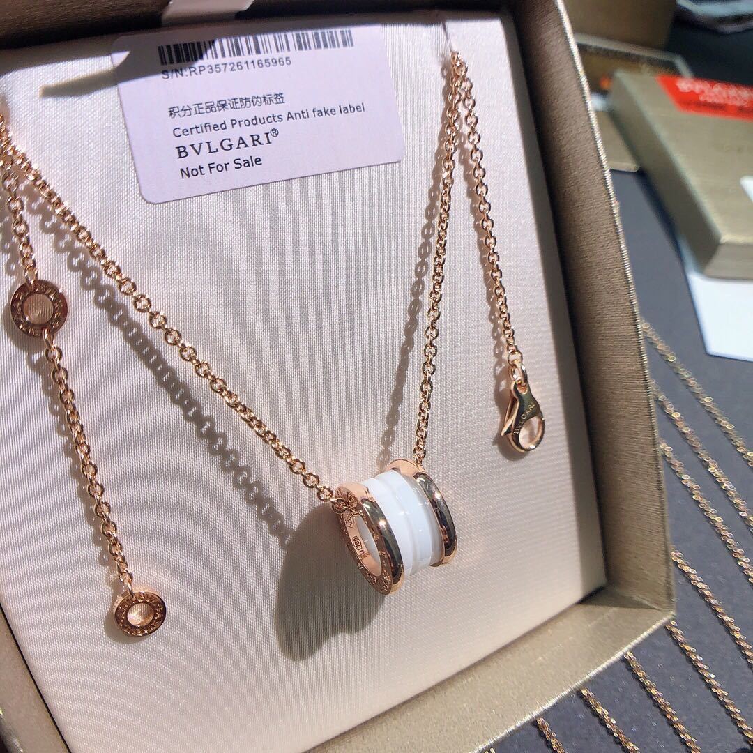 詳細な写真と価格については私に連絡してください。