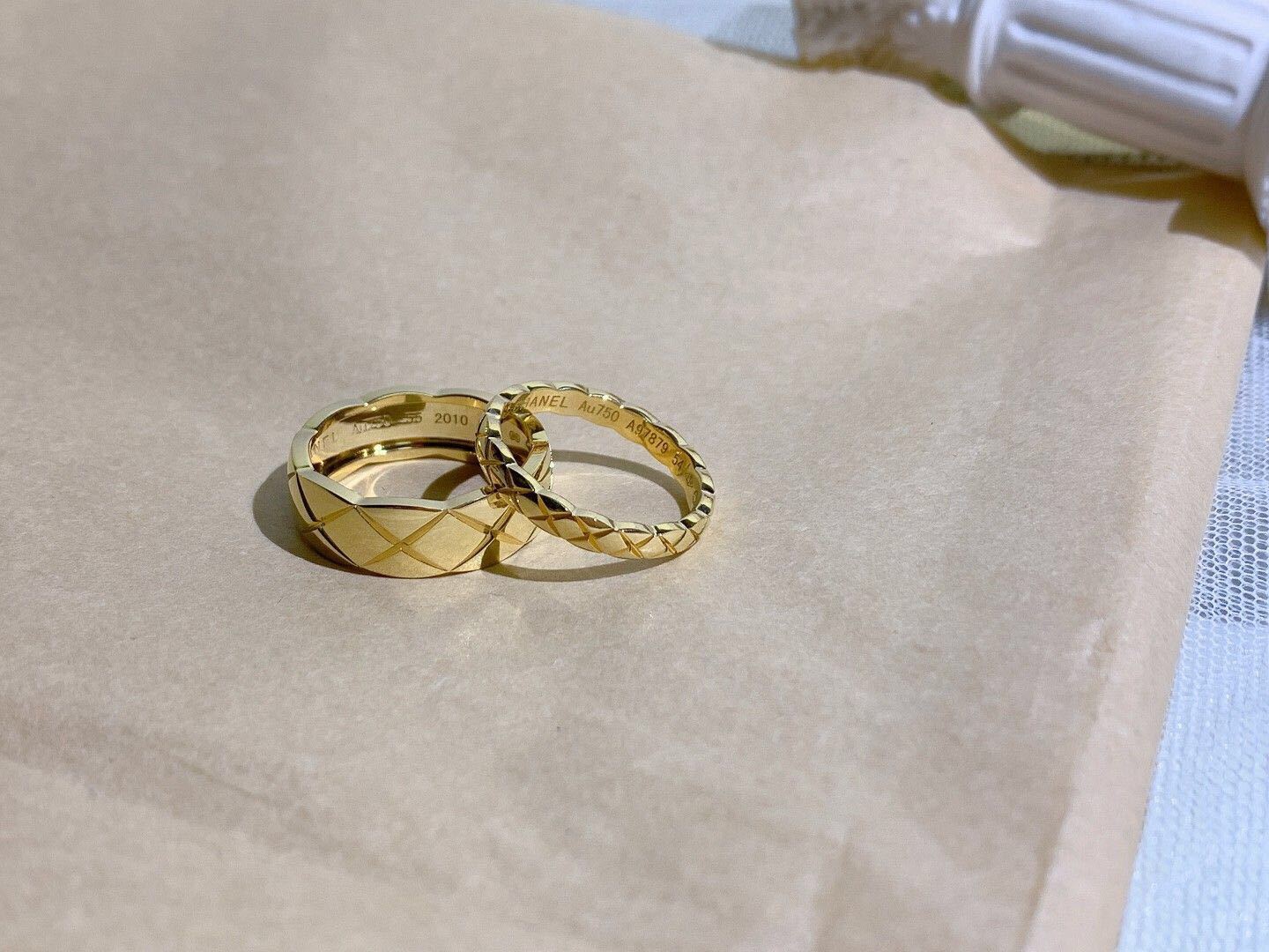 詳細な写真と価格については私に連絡してください。