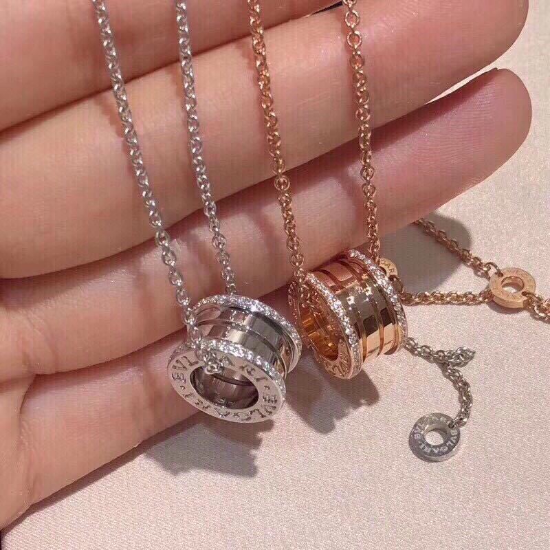 詳細な写真と価格については私に連絡してください。