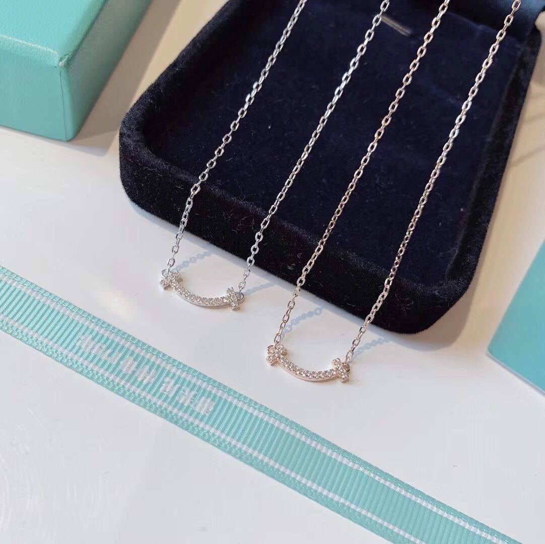 詳細な写真と価格については私に連絡してください。