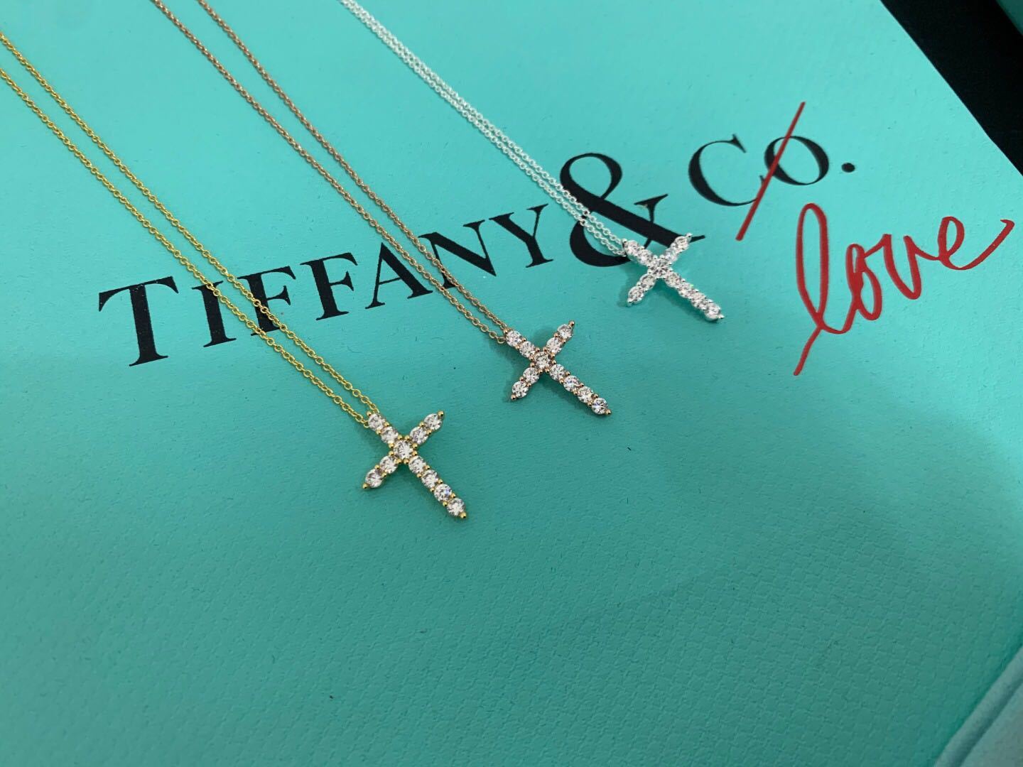 詳細な写真と価格については私に連絡してください。