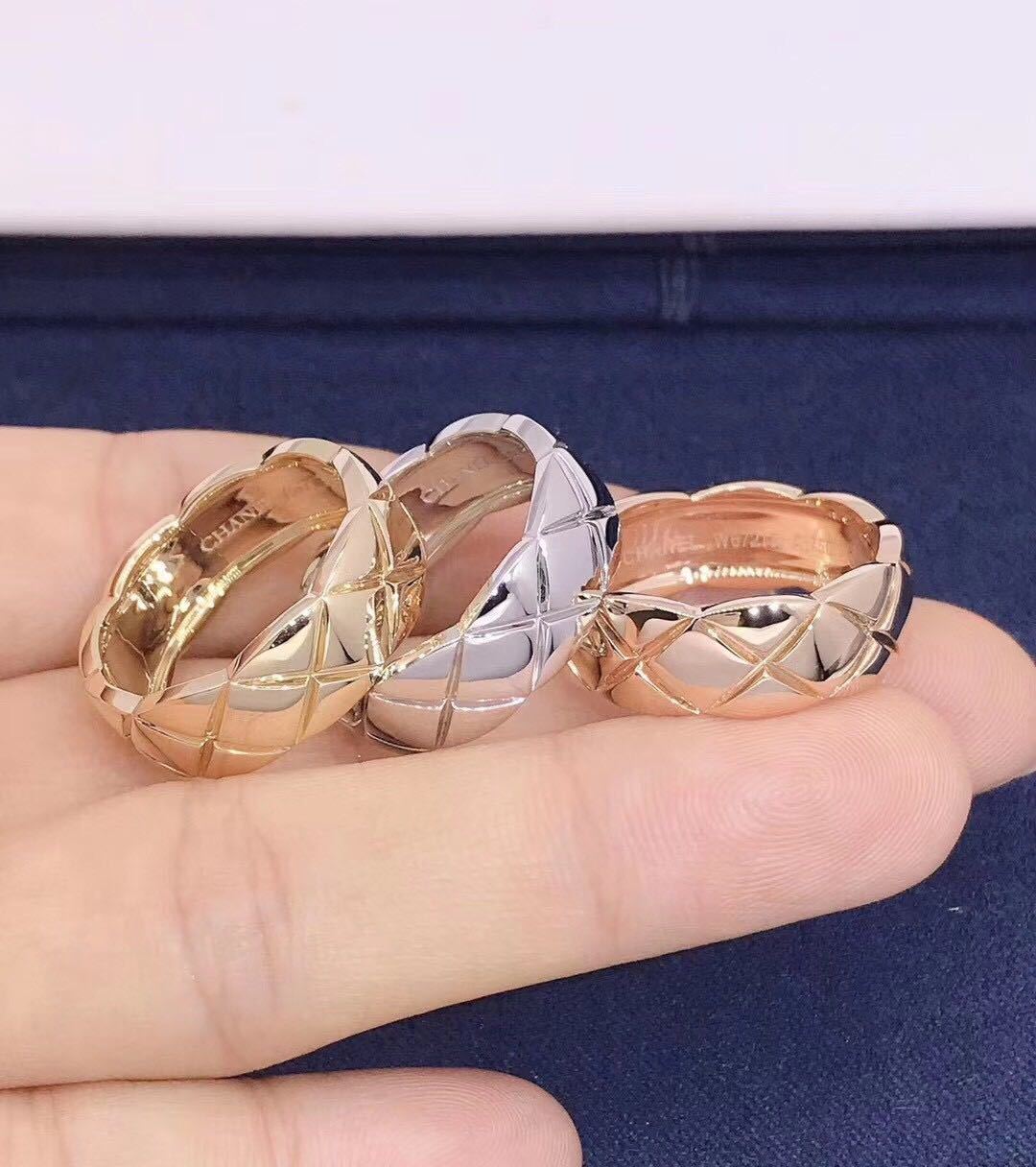 詳細な写真と価格については私に連絡してください。