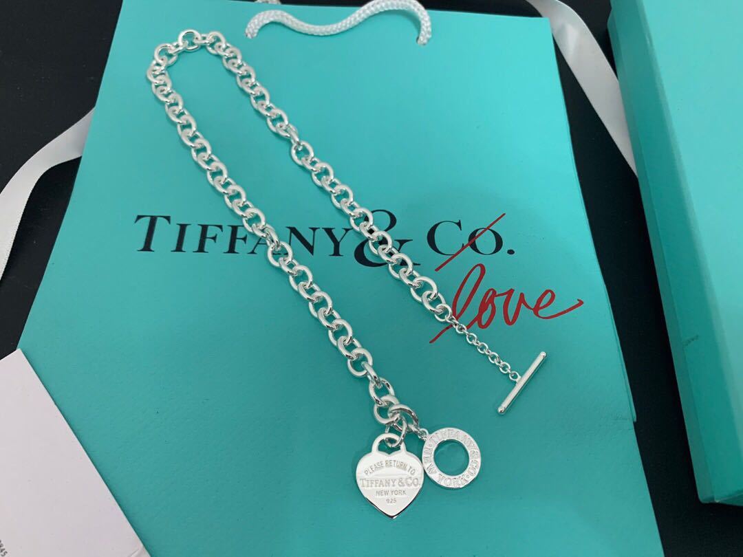 詳細な写真と価格については私に連絡してください。