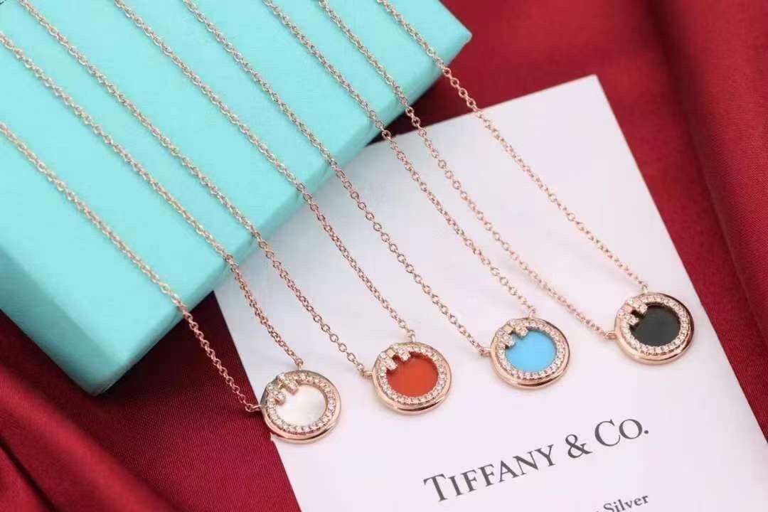 詳細な写真と価格については私に連絡してください。