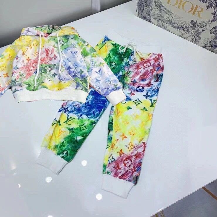 詳細な写真と価格については私に連絡してください。