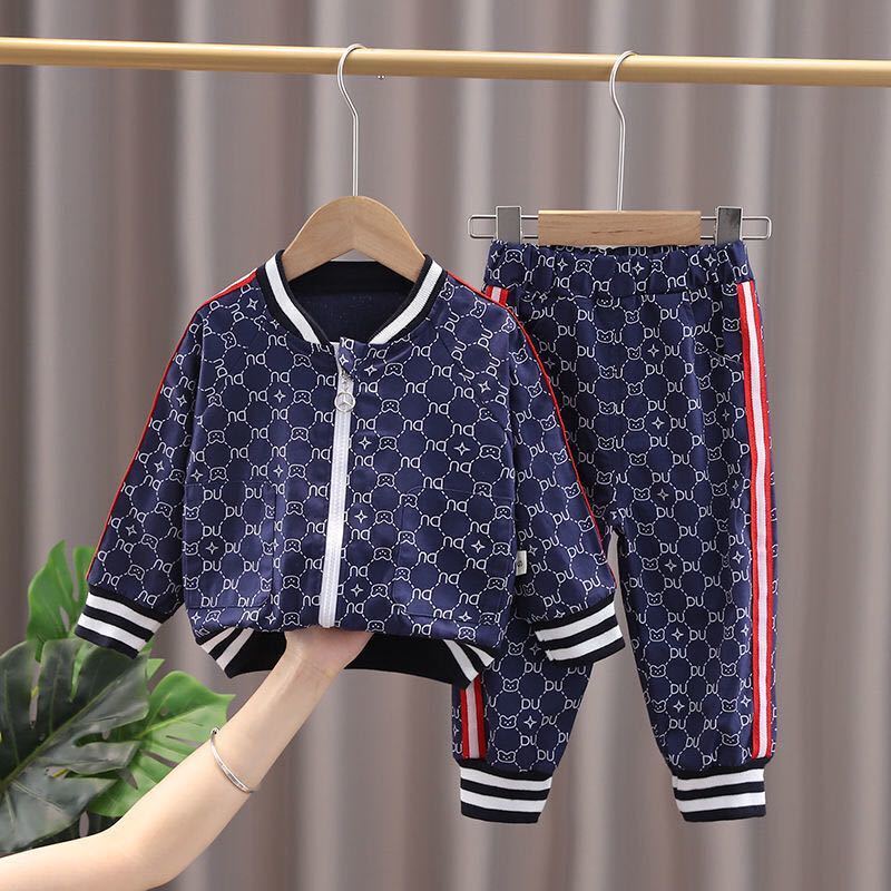 詳細な写真と価格については私に連絡してください。