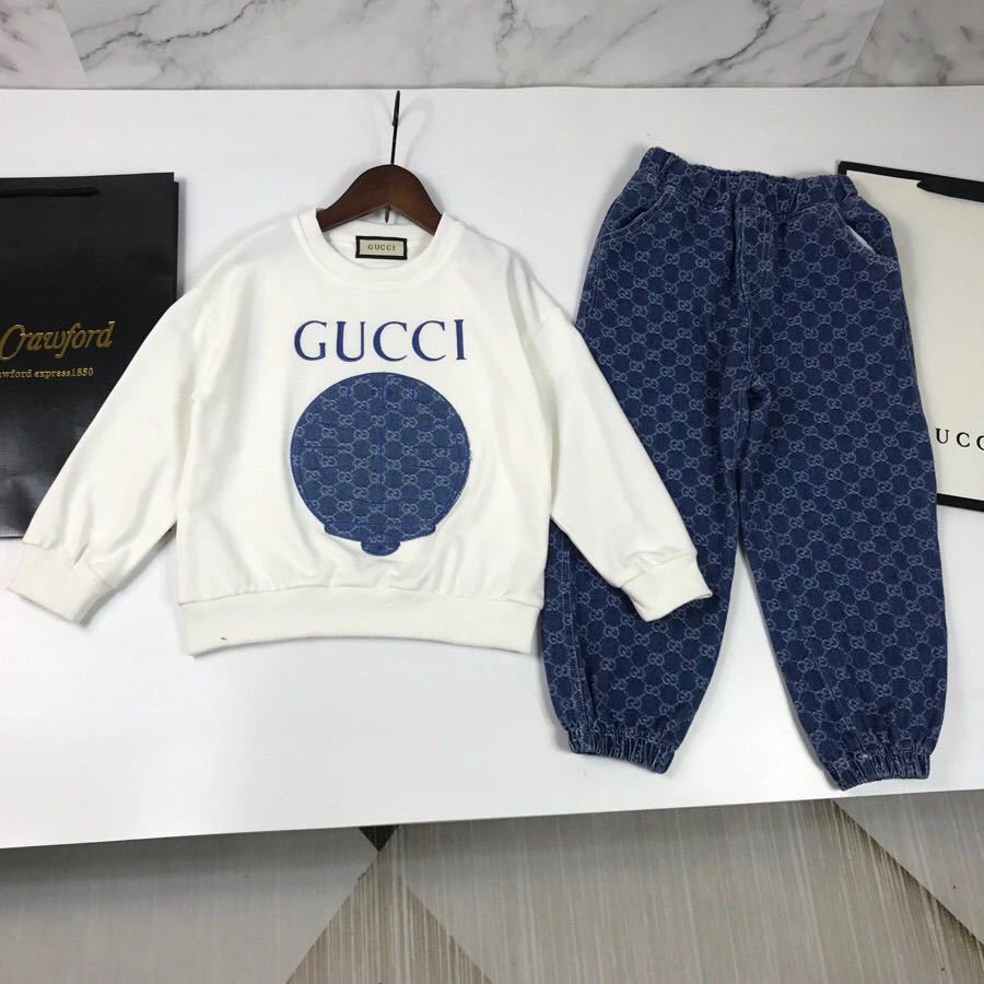 詳細な写真と価格については私に連絡してください。