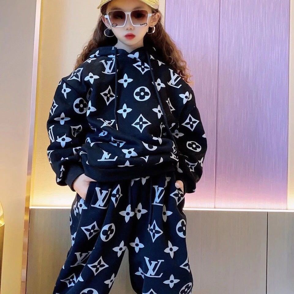 詳細な写真と価格については私に連絡してください。