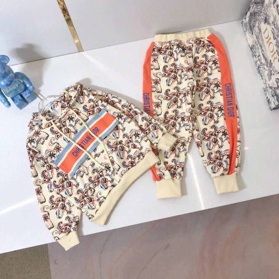 詳細な写真と価格については私に連絡してください。