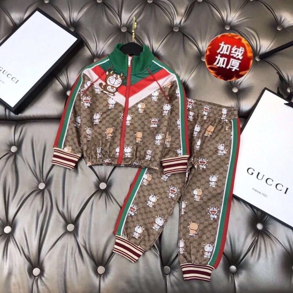 詳細な写真と価格については私に連絡してください。