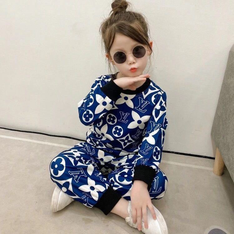 詳細な写真と価格については私に連絡してください。