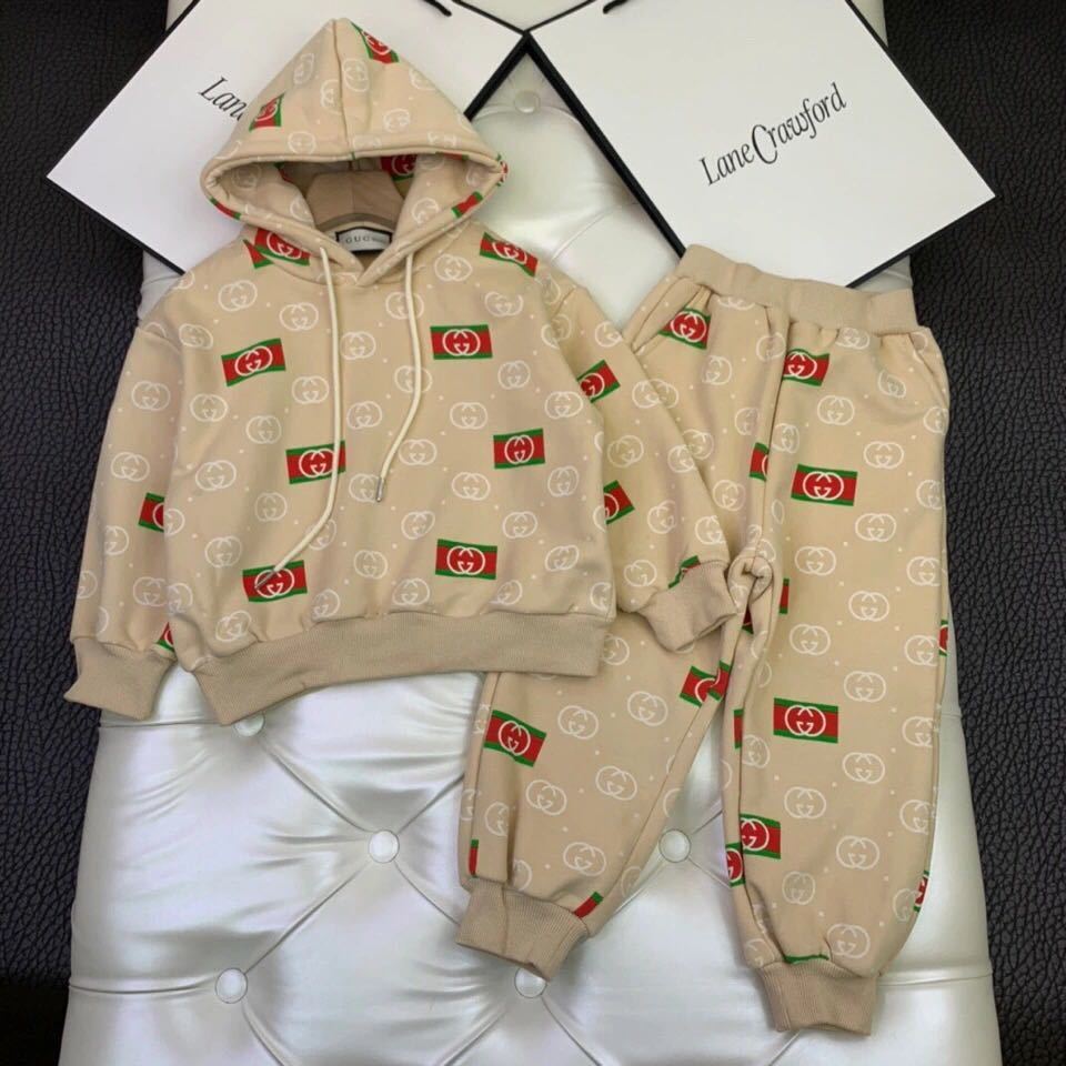 詳細な写真と価格については私に連絡してください。