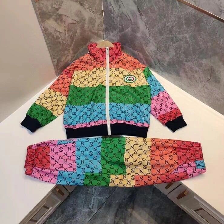 詳細な写真と価格については私に連絡してください。