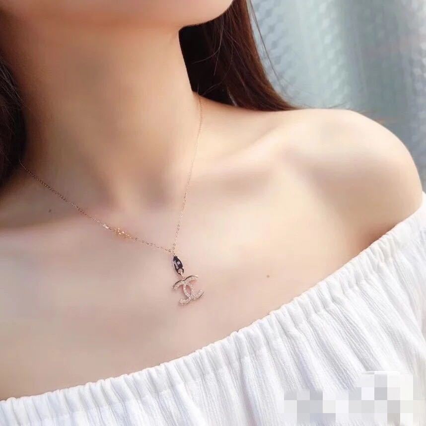 詳細な写真と価格については私に連絡してください