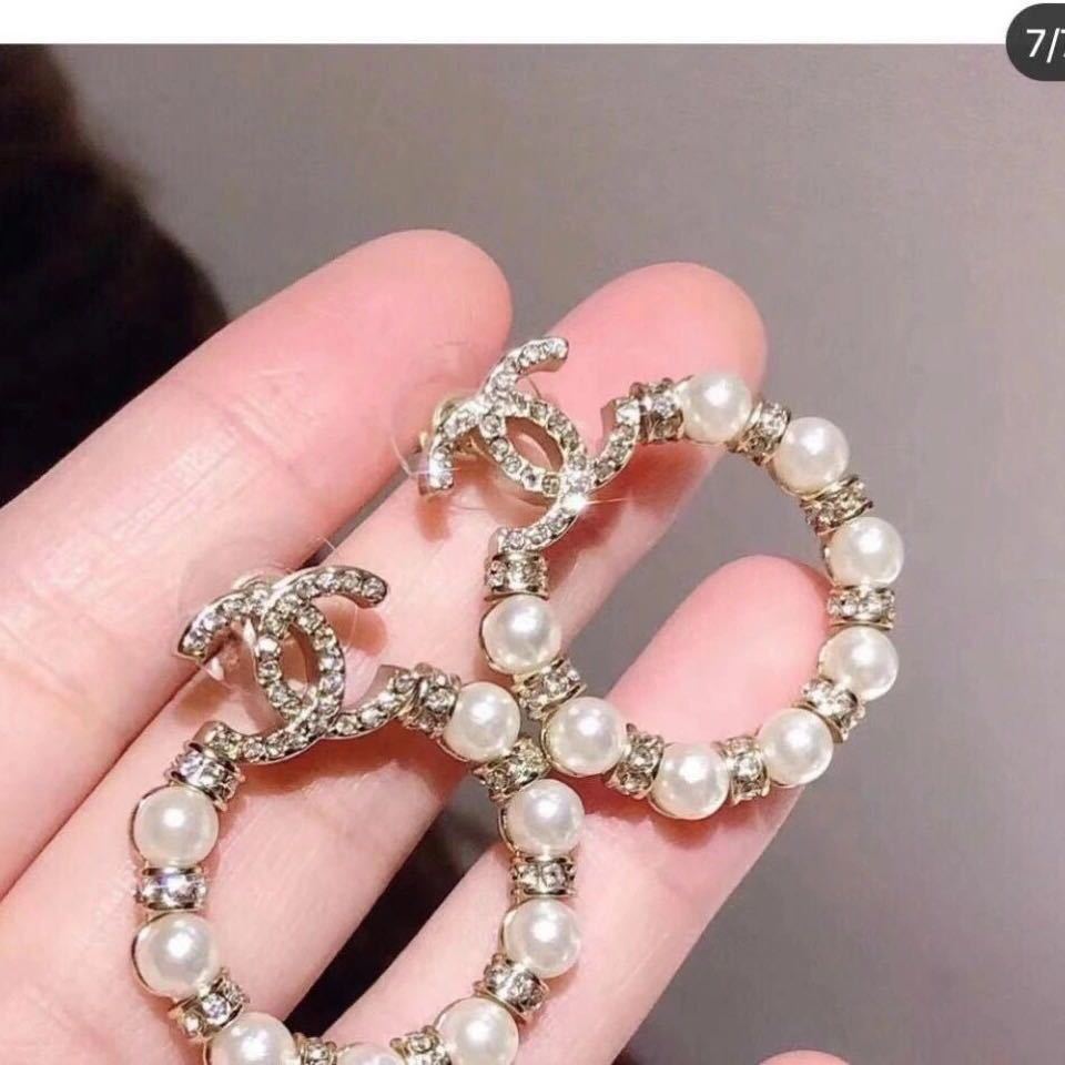 詳細な写真と価格については私に連絡してください