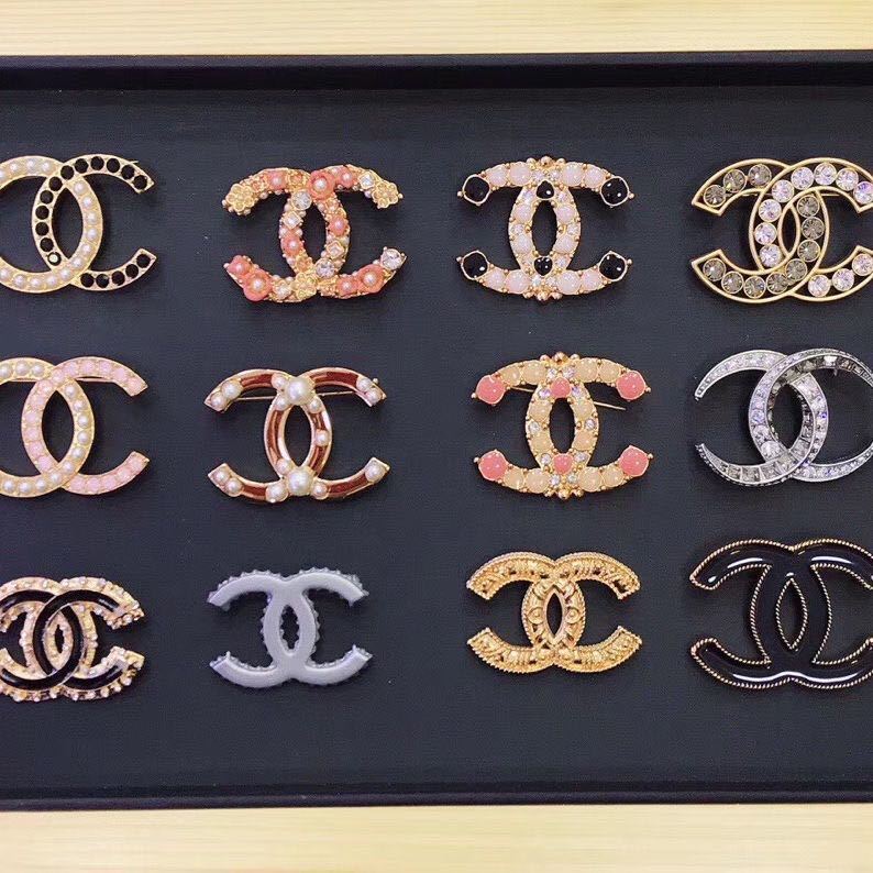 詳細な写真と価格については私に連絡してください