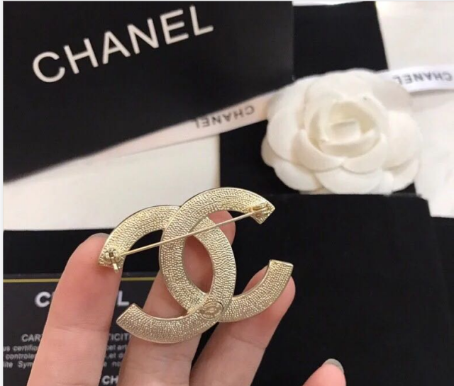 詳細な写真と価格については私に連絡してください