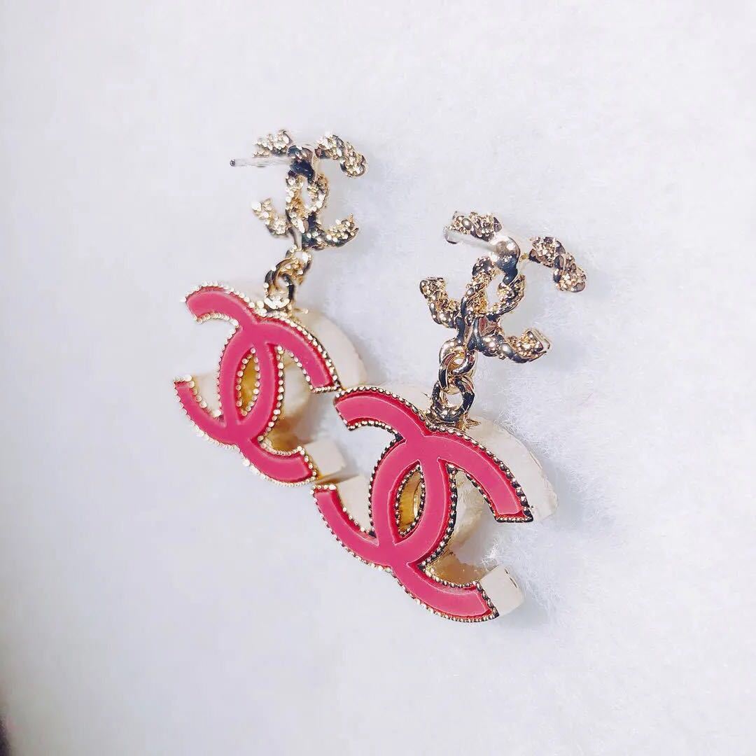 詳細な写真と価格については私に連絡してください