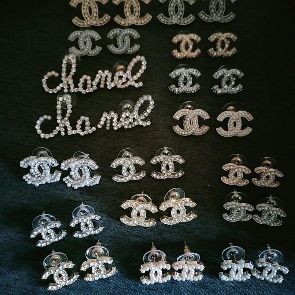 詳細な写真と価格については私に連絡してください