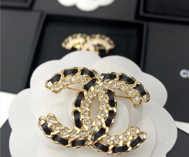 詳細な写真と価格については私に連絡してください