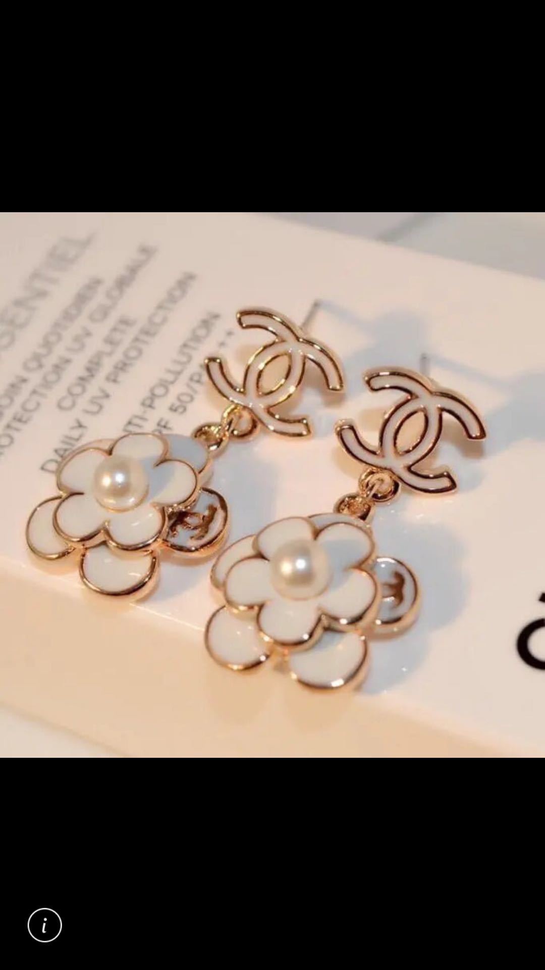 詳細な写真と価格については私に連絡してください