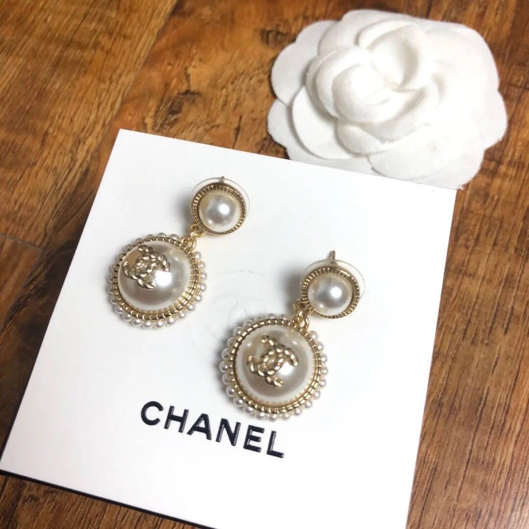 詳細な写真と価格については私に連絡してください