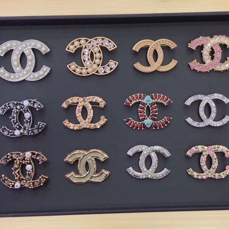 詳細な写真と価格については私に連絡してください