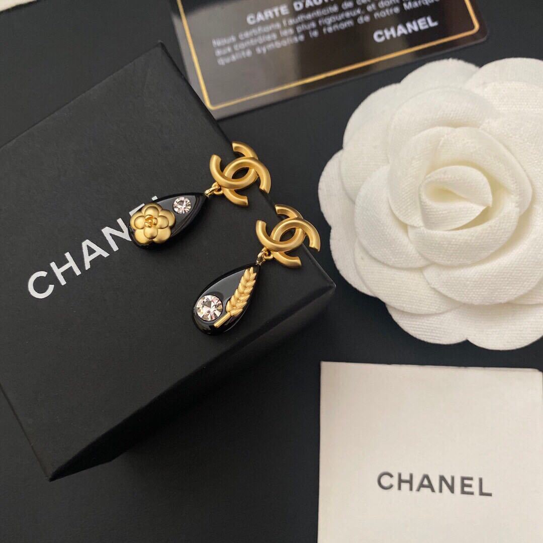 詳細な写真と価格については私に連絡してください