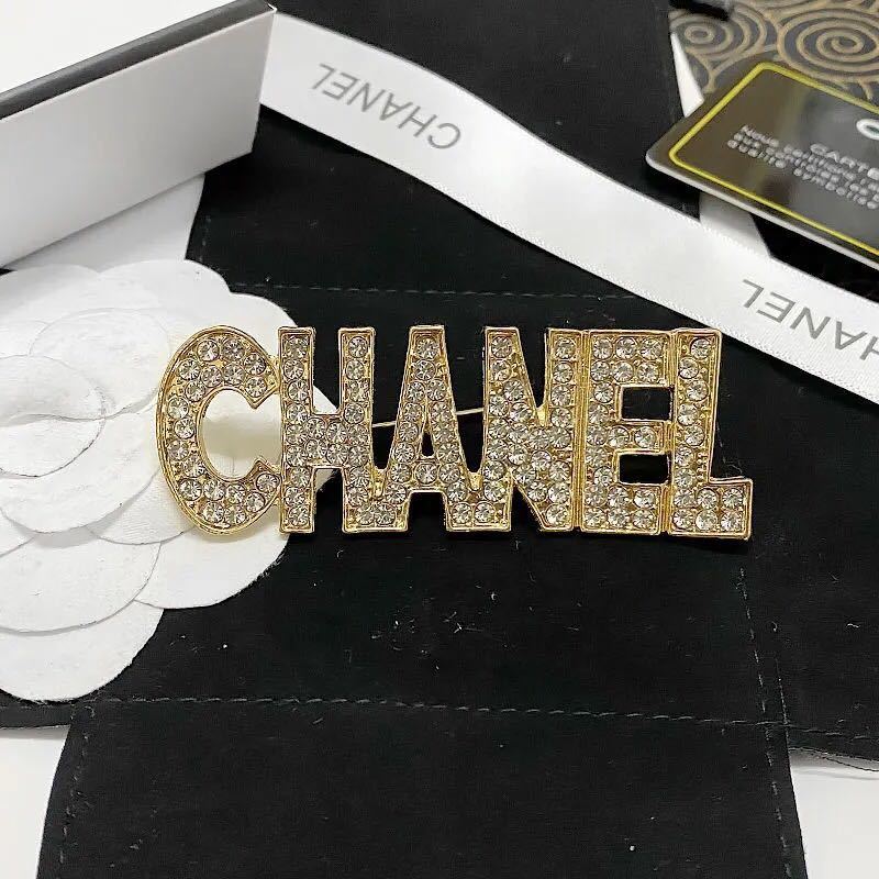 詳細な写真と価格については私に連絡してください