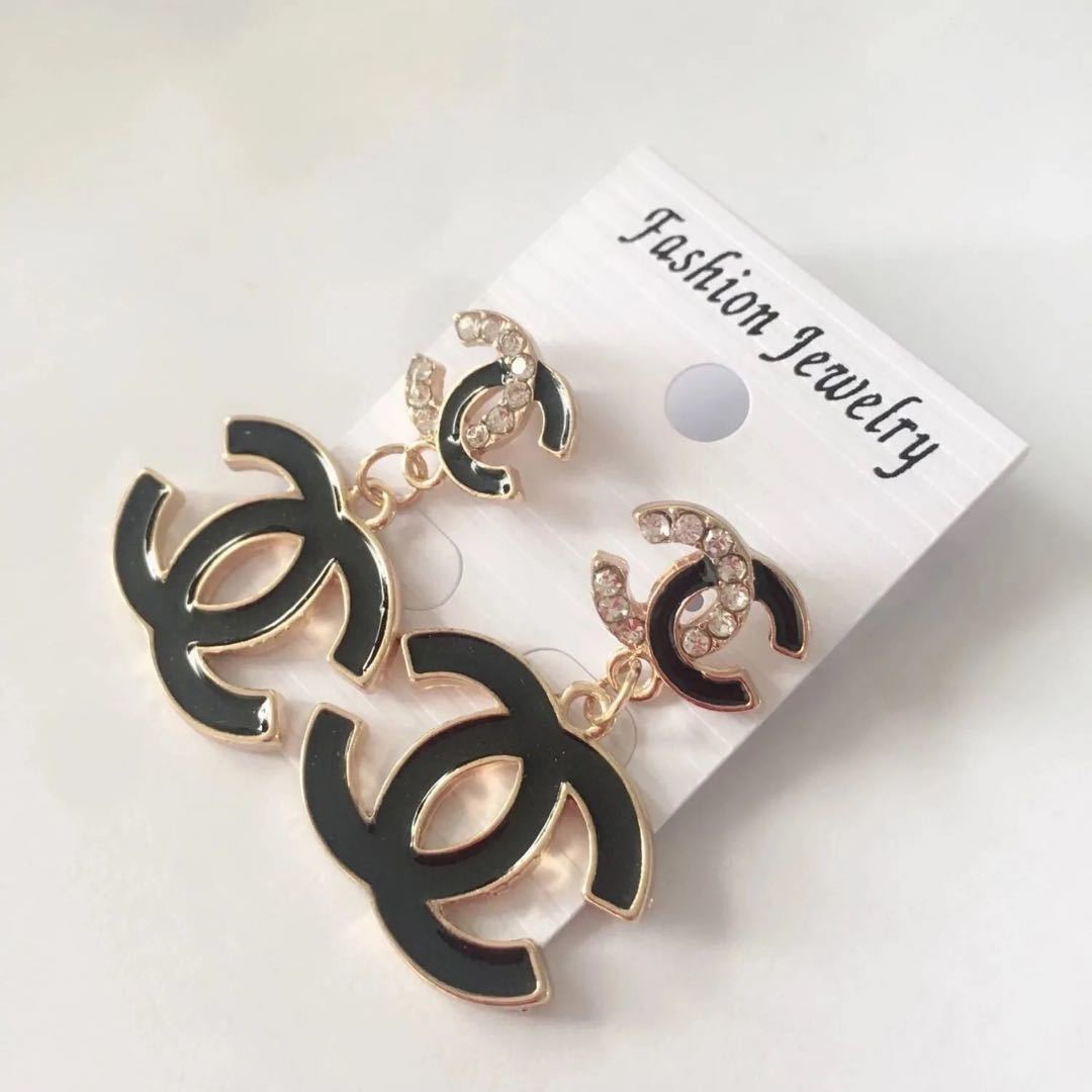 詳細な写真と価格については私に連絡してください