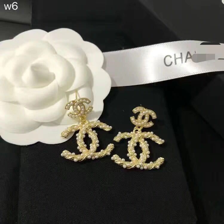 詳細な写真と価格については私に連絡してください