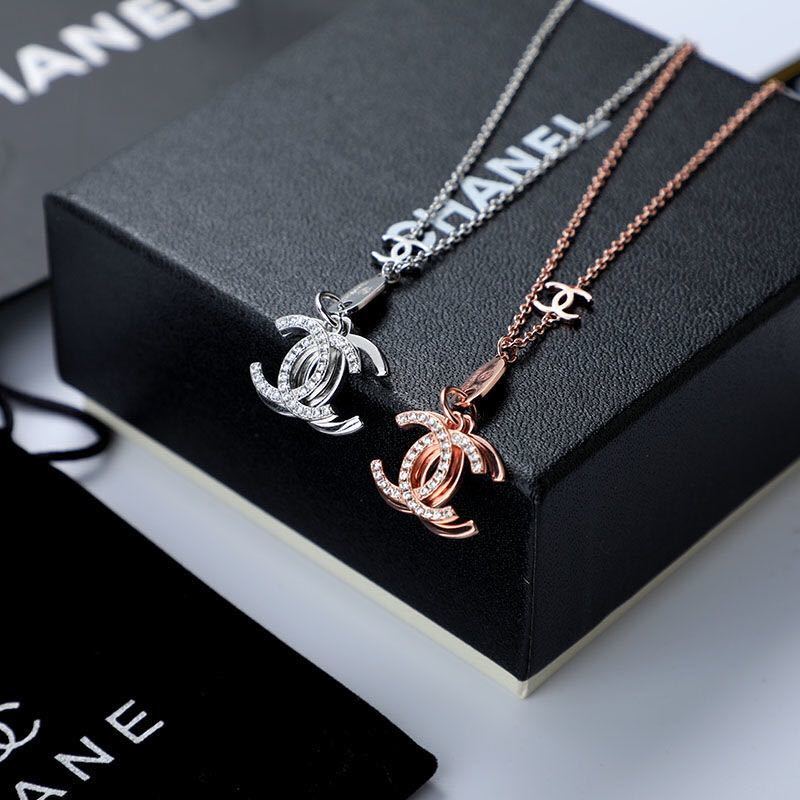 詳細な写真と価格については私に連絡してください