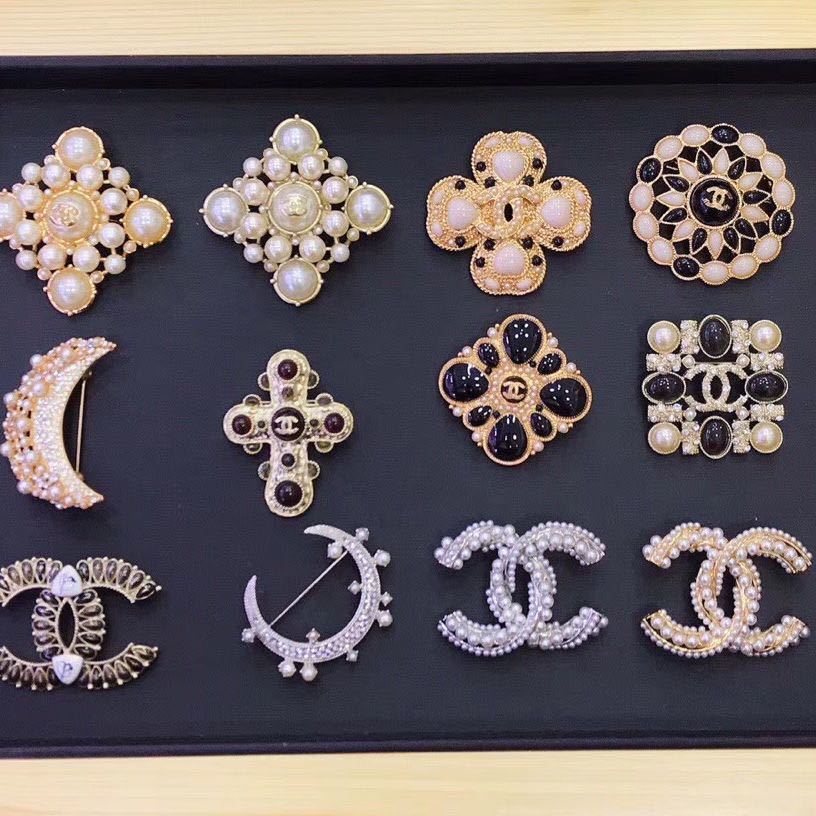 詳細な写真と価格については私に連絡してください