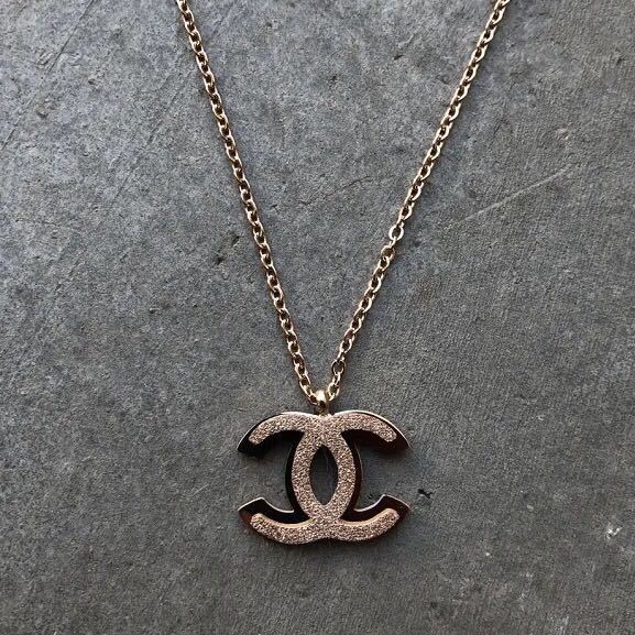 詳細な写真と価格については私に連絡してください