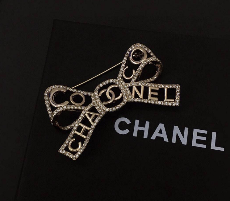 詳細な写真と価格については私に連絡してください