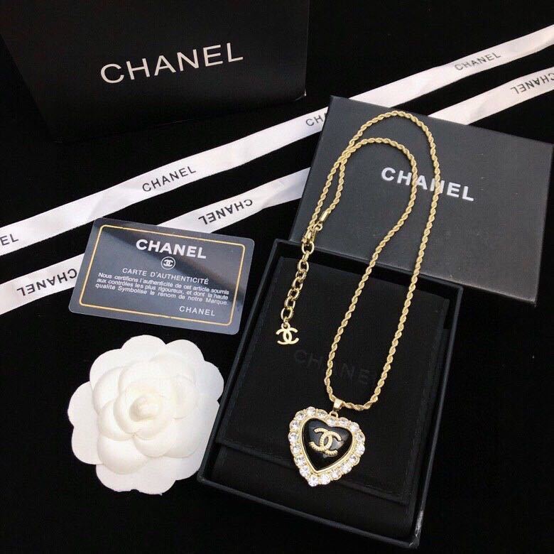 詳細な写真と価格については私に連絡してください