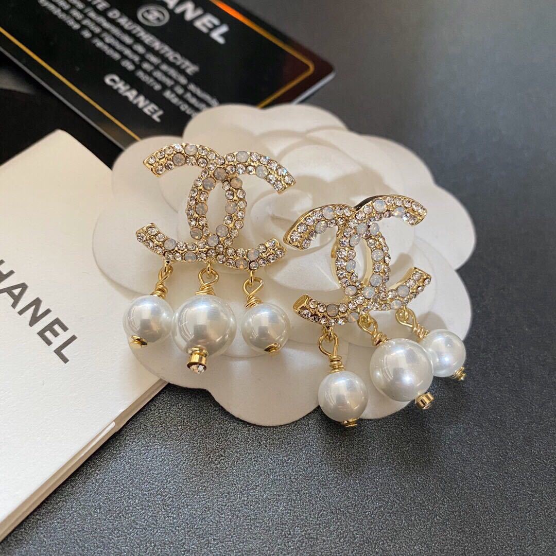 詳細な写真と価格については私に連絡してください