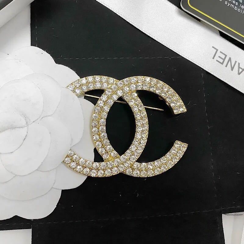 詳細な写真と価格については私に連絡してください