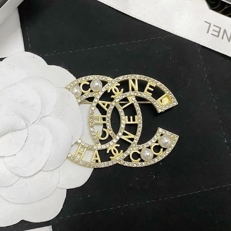 詳細な写真と価格については私に連絡してください