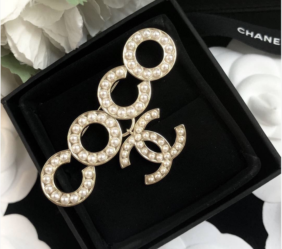 詳細な写真と価格については私に連絡してください