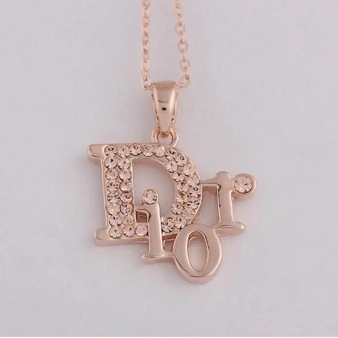 詳細な写真と価格については私に連絡してください