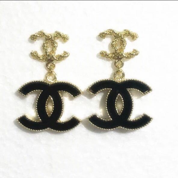 詳細な写真と価格については私に連絡してください